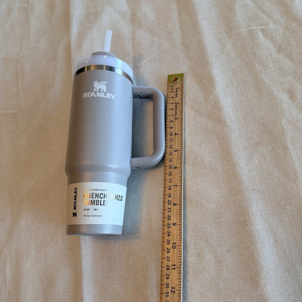 Stanley The Flowstate Quencher H2.0 30 oz Tumbler Ash ,BPA Free NEW - Picture 7 of 7